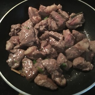 脂身多めの肉を使ったシンプル肉炒め